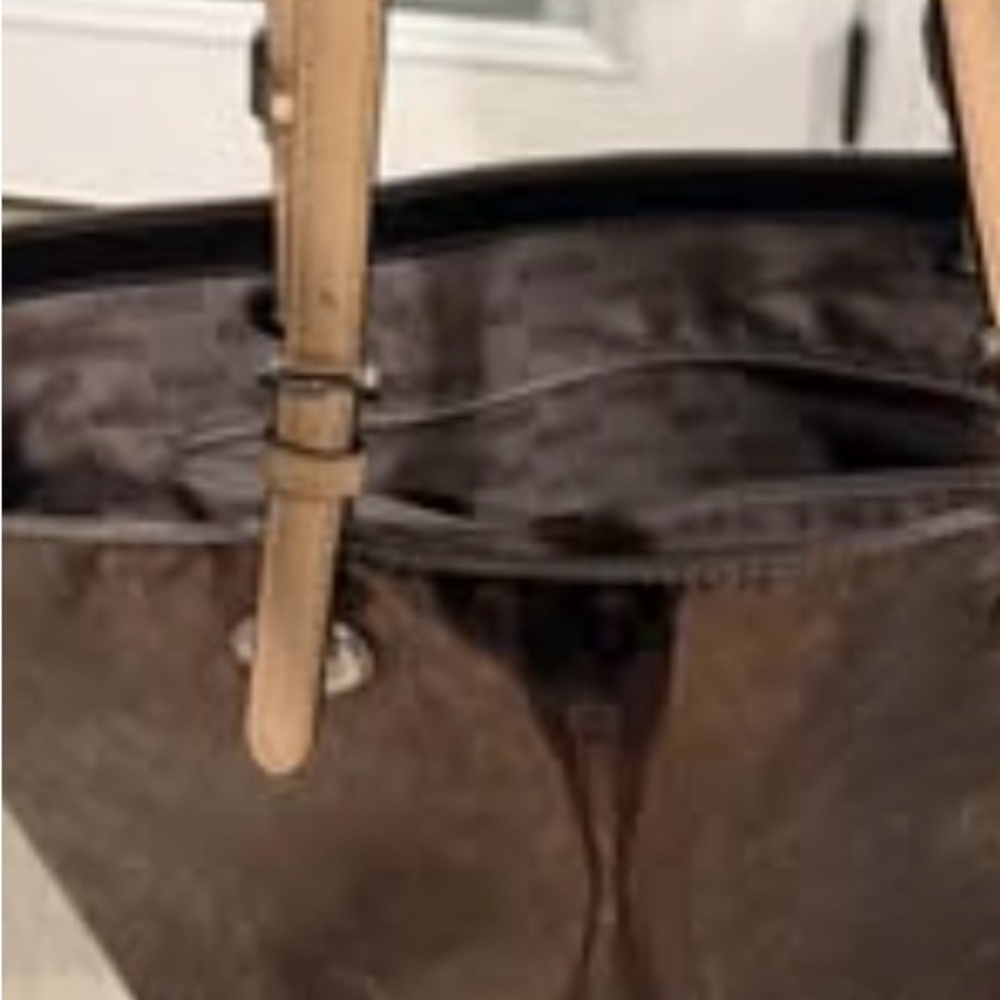 Elegant Brown Tote Bag - Picture 3 of 4